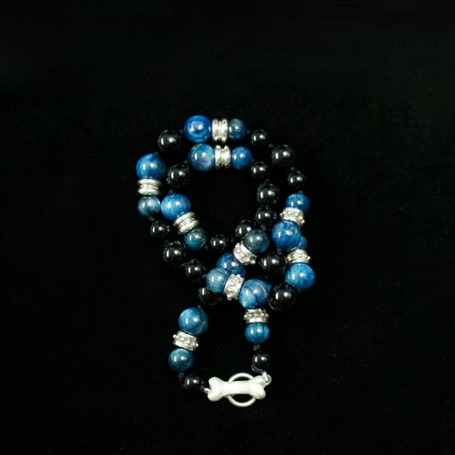 5 STATION KYANITE AND ONYX NECKLACE