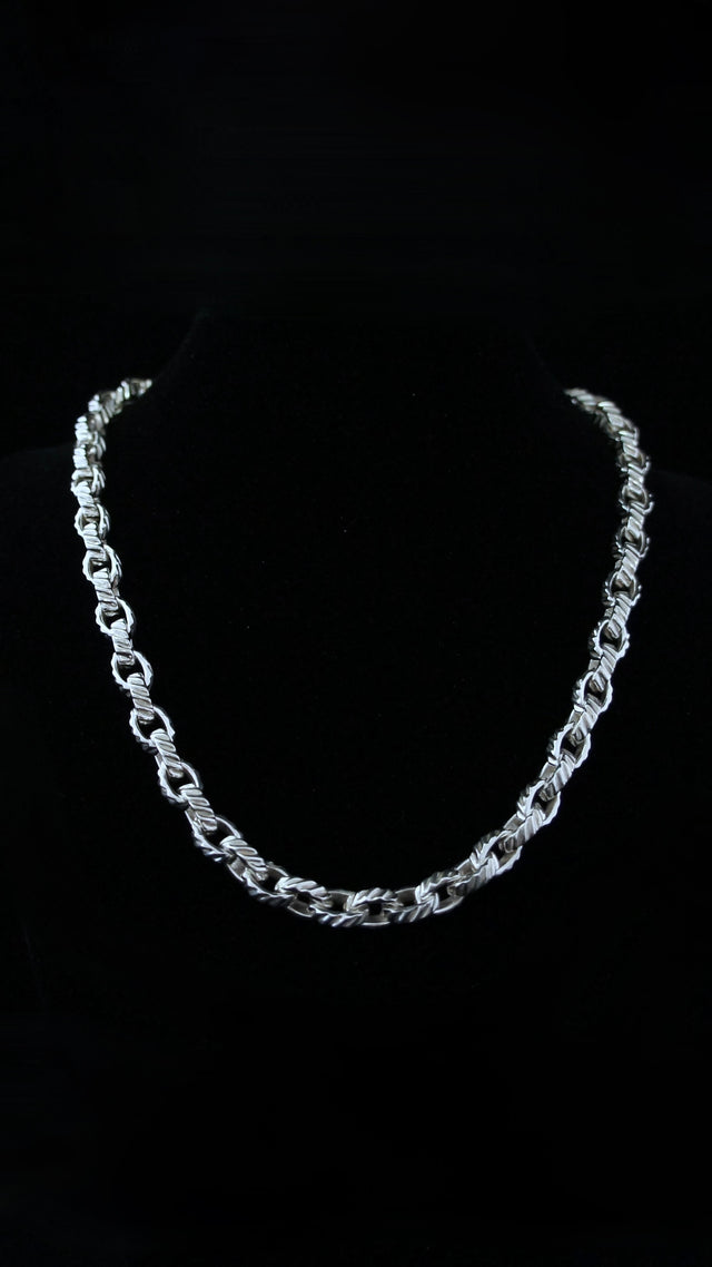 MINI DIAGONAL OVAL NECKLACE