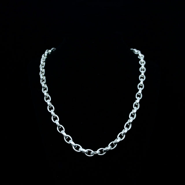 SIMPLE OVAL NECKLACE