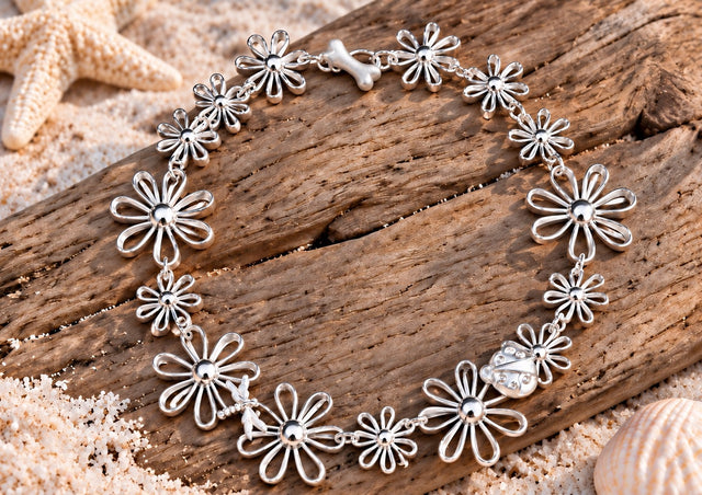 LARGE DAISY NECKLACE